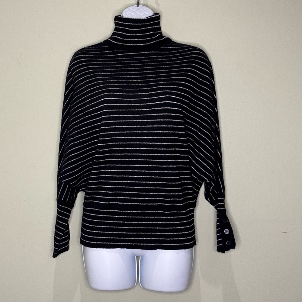 Alice + Olivia silk and cashmere turtleneck batwing sweater, size small